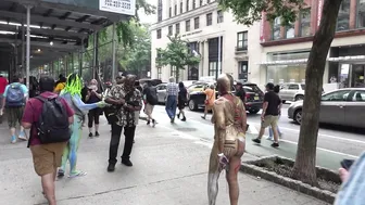 WALKING NAKED IN NEW YORK CITY #10