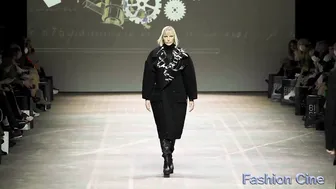 ESTHER PERBANDT FW22 Mercedes-Benz Fashion Week Berlin in 4K #2