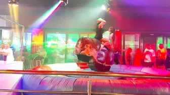 Toro mecánico ♥️♥️mechanical bull riding 31st of May 2024 in Benidorm #5