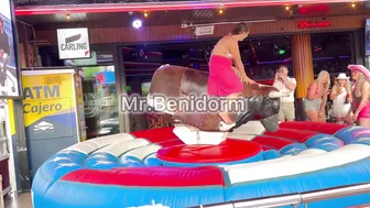 Toro mecánico muy bueno♥️♥️ must this mechanical bull riding June 21st 2024 in Benidorm #7