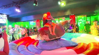 Mechanical bull riding ♥️♥️♥️♥️ toro mecánico 7 de Junio 2024 en Benidorm Spain ♥️♥️♥️♥️ #4