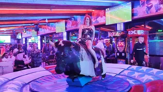 Mechanical bull riding February 27th 2024 in Benidorm ♥️♥️♥️♥️♥️♥️ #4