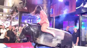 Latest mechanical bull riding ♥️♥️nuevo toro mecánico día 15 de Junio 2024 en Benidorm #9