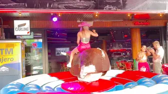 Mechanical bull riding ♥️♥️toro mecánico en el Champion bar 19 de Junio 2024 en Benidorm #4