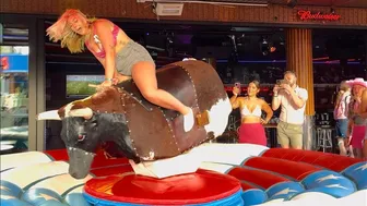 Mechanical bull riding♥️♥️noche de toro 21 de Junio 2024 en Benidorm #1