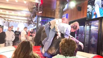 Mechanical bull riding♥️♥️ mejor toro mecánico 5 de junio 2024 en Benidorm #10