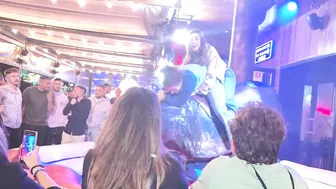 Mechanical bull riding♥️♥️ mejor toro mecánico 5 de junio 2024 en Benidorm #6