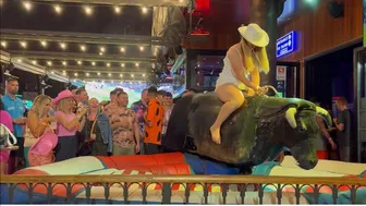 Mechanical bull riding Made is Spain May 16th 2024 ????????????