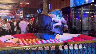 Excelente mechanical bull riding April 20th 2024 in Benidorm Spain