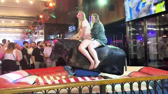 Excelente mechanical bull riding April 20th 2024 in Benidorm Spain #4