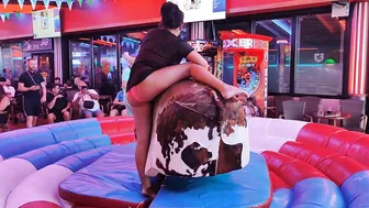 please you must watch this beautiful and exciting bull riding in Benidorm ♉ #3