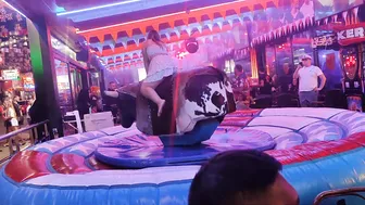 Amazing mechanical bull riding November 20th 2023 in Benidorm ♉ #6