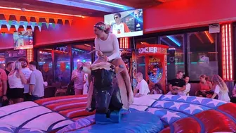 very good very nice! mechanical bull riding in Benidorm