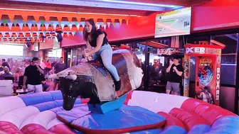 late night mechanical bull riding 18th October 2023♉/montar el toro por la noche ♥️♥️ #4