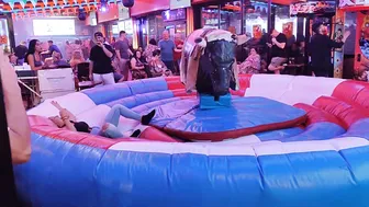 late night mechanical bull riding 18th October 2023♉/montar el toro por la noche ♥️♥️ #6