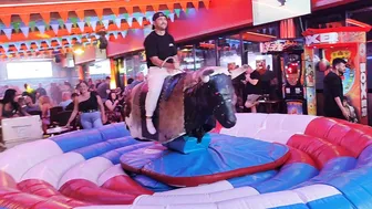 late night mechanical bull riding 18th October 2023♉/montar el toro por la noche ♥️♥️ #7