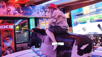 excellent mechanical bull riding February 29th 2024 in Benidorm ♥️♥️♥️♥️ ♉ #5