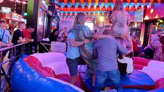 impossible mission to climb this mechanical bull in benidorm October 19th 2023♉