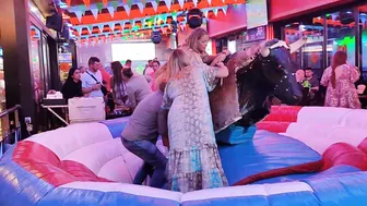 impossible mission to climb this mechanical bull in benidorm October 19th 2023♉ #4