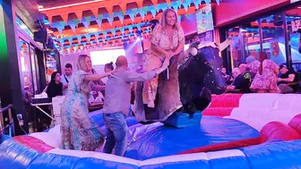 impossible mission to climb this mechanical bull in benidorm October 19th 2023♉ #5