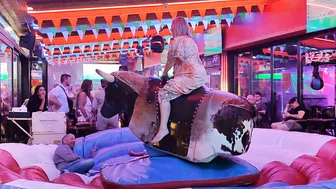 impossible mission to climb this mechanical bull in benidorm October 19th 2023♉ #6