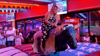 waoo waaoo waooo! bull riding in Benidorm ♉