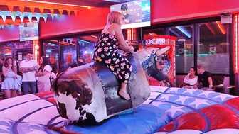 waoo waaoo waooo! bull riding in Benidorm ♉ #10