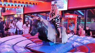 waoo waaoo waooo! bull riding in Benidorm ♉ #6