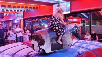 waoo waaoo waooo! bull riding in Benidorm ♉ #8