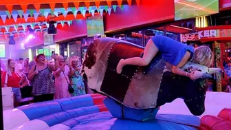 waoo check out another excellent made in Benidorm bull riding ????