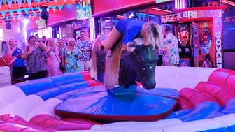 waoo check out another excellent made in Benidorm bull riding ♥️♥️ #6