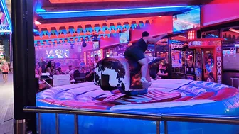 can he ride the bull in benidorm? #2