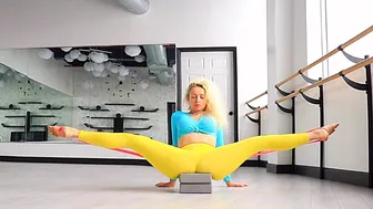 Stretching Art — Full Body Stretch with Yoga Band