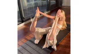 Deepening Arch Yoga Stretching