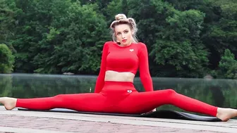 Splits in Central Park — Full Body Stretching #4