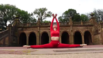 Splits in Central Park — Full Body Stretching #8