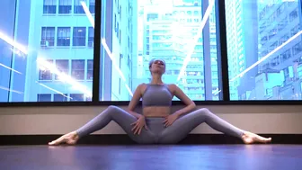 Yoga Flow — Splits and the City #4