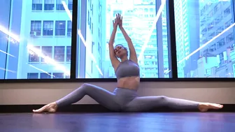 Yoga Flow — Splits and the City #8