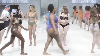 Plus-Size Models Put The Spotlight On Swimwear For Curvy Women Fashion Show #10