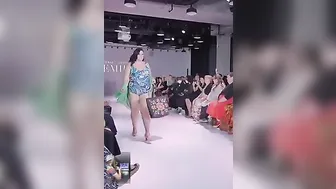 Lingerie And Swimwear Premier Jour - Plus Size Fashion Show 2024 #6