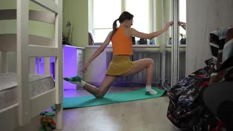 Stretching and yoga in Home #9