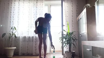 Fit Tina cleaning in the home #4