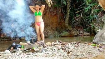 solo camping cooking bathing enjoy the beautiful nature free life