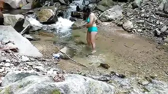 EXPLORING.!! Di tengah Hutan Ketemu Turis Cantik Girl From Holland Take a Bath in Sulawesi Waterfall #10