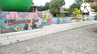 Jalan jalan ke Taman Bunga Di Bawah Menara Pinggiran Kota #7