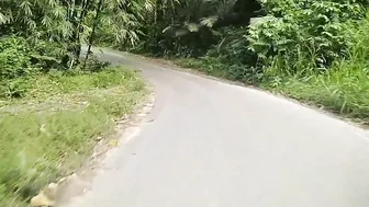 Pulang Ke Desa Kampung Terpencil Di Bawah Kaki Gunung Suasana Pedesaan #3