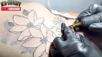 The Incredible Impact of Butterfly and Flower Tattoos on the Thigh #6