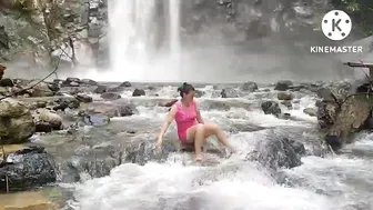 Air terjun Tersembunyi di Tengah Hutan Relaksasi pemandangan Alam Nan Sejuk #3