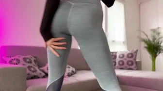 SELLING MY LEGGINGS ♥️♥️ SQUAT TEST Try On ♥️♥️ Is It See Through ?! #leggings#yogagirl#squat #7