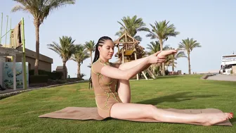 What happened? I Broke Up With My Boyfriend ?! Yoga Flow in Vacation ♥️♥️️ with Mirra #yoga#contortion #6